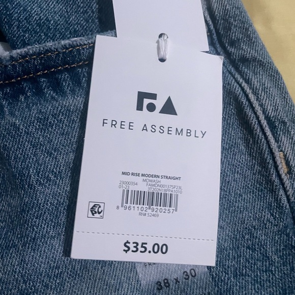 *NWT* Walmart Young Men’s Free Assembly Jeans Size 38 x 30 - Picture 3 of 6